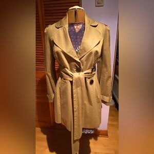 Nougat short trench coat